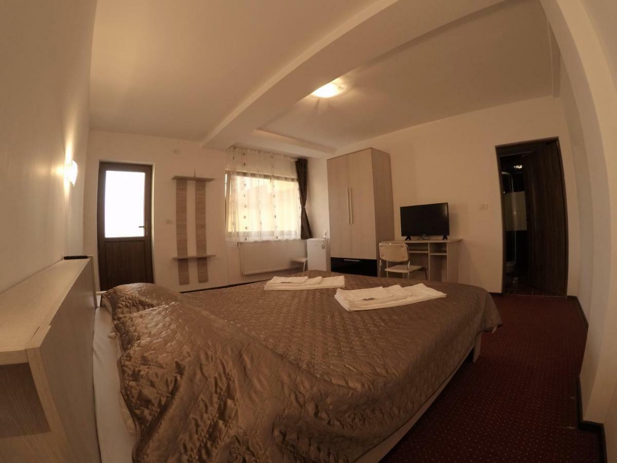 Casa Tiky Hotell Timişoara Eksteriør bilde
